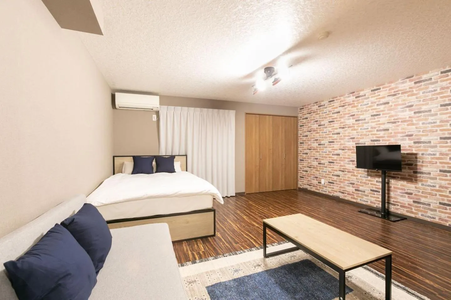 Osaka House Sinkan Japonya