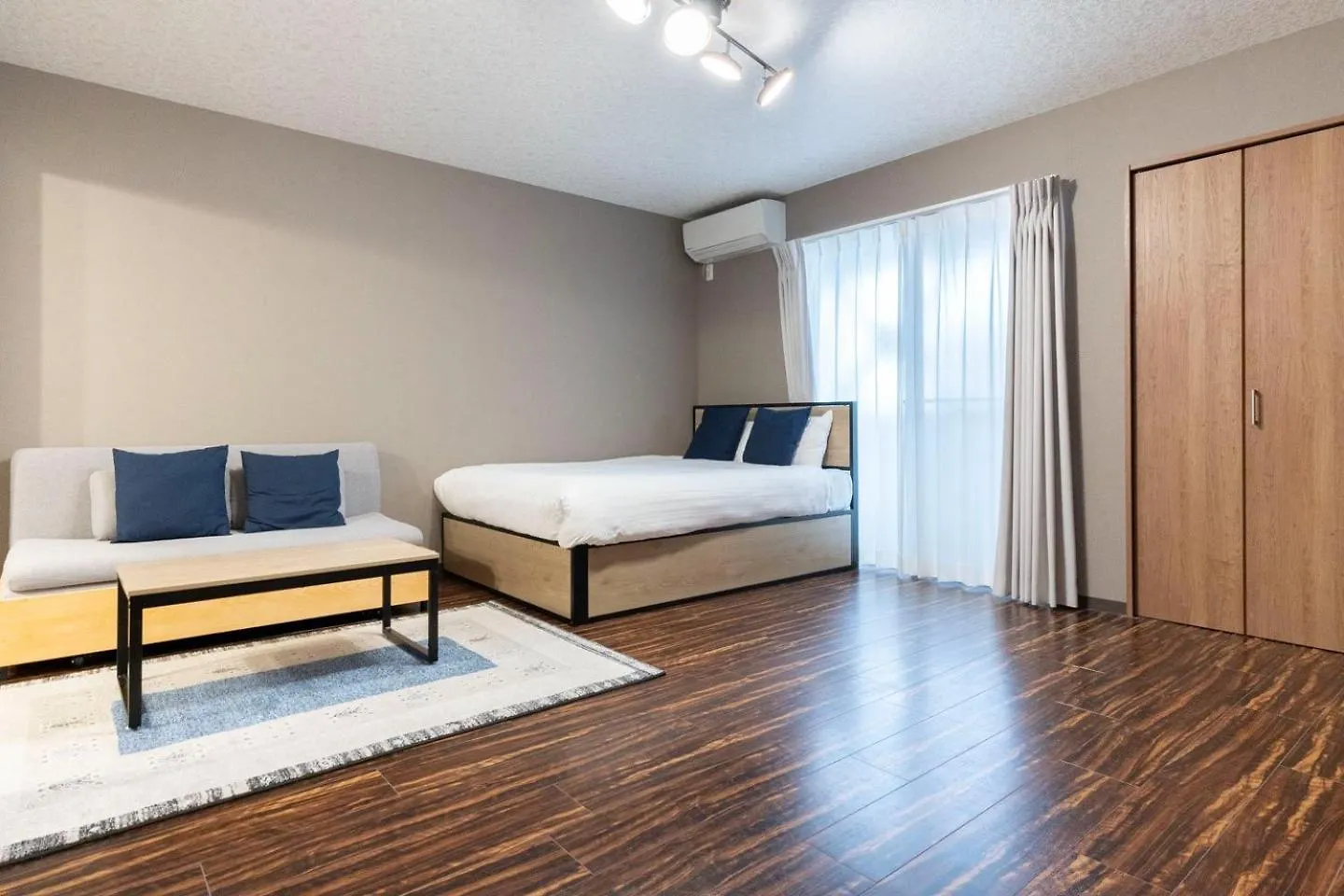 Osaka House Sinkan Apartment